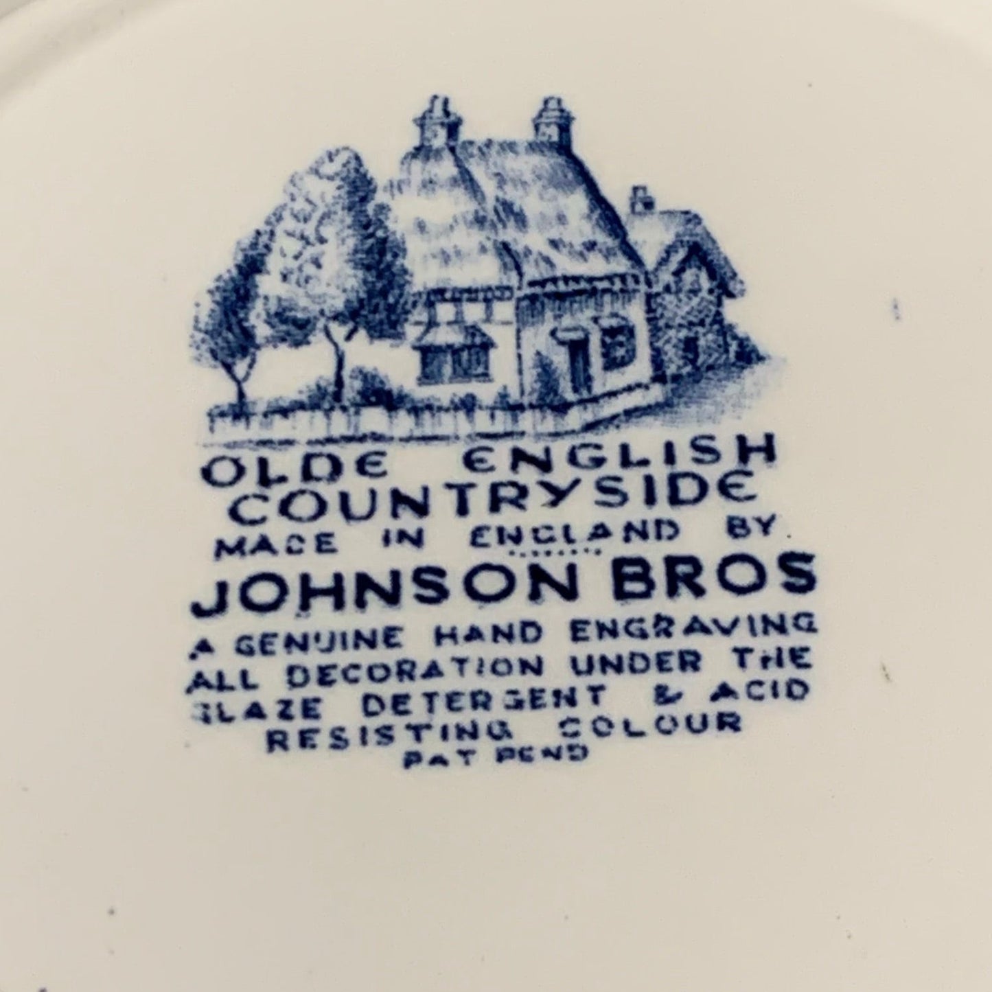 Vintage Johnson Bros Old English porcelain salad bowl, hand-painted in blue and white countryside scene, 24 cm square.