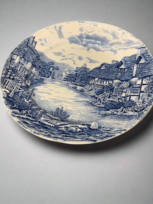 Vintage Johnson Bros Old English serving plate in blue and white porcelain, 32 cm diameter, with hand-painted countryside scene.